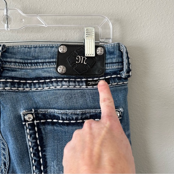 Miss Me Blue Straight Distressed Low/Mid Rise Capris/Short Jeans Waist Size 28 - Picture 11 of 16